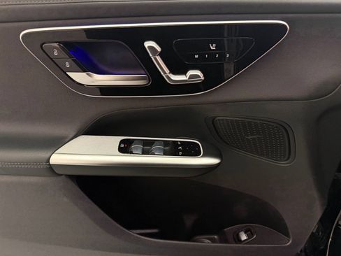 Used 2024 Mercedes-Benz GLC 300 image 10