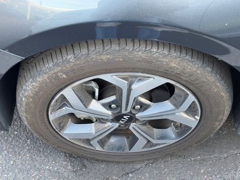 Used 2021 Kia Forte LXS image 6