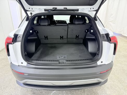 Used 2024 Chevrolet Blazer EV LT image 8