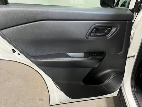 Used 2024 Nissan Rogue S AWD/4WD image 16