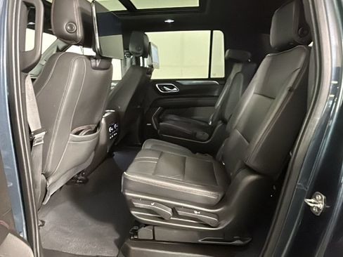 Used 2021 Chevrolet Suburban RST w/ Luxury Package AWD/4WD image 31