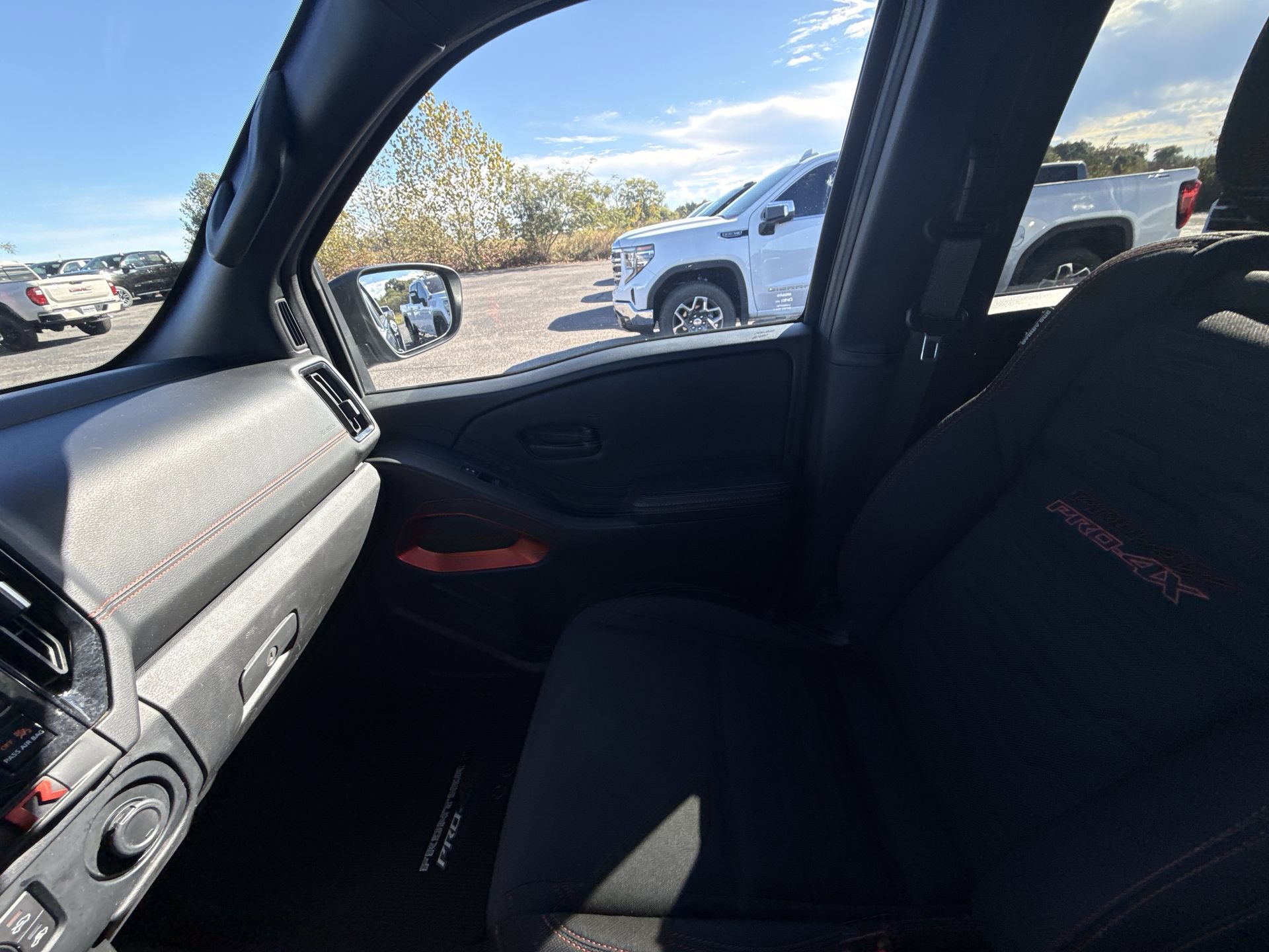 Used 2026 Nissan Frontier PRO-4X AWD/4WD image 26
