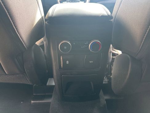 Used 2023 Ford Explorer XLT RWD image 15