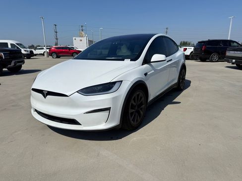 Used 2023 Tesla Model X Plaid image 1