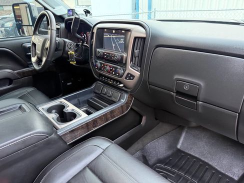 Used 2015 GMC Sierra 3500 Denali w/ Duramax Plus Package image 27