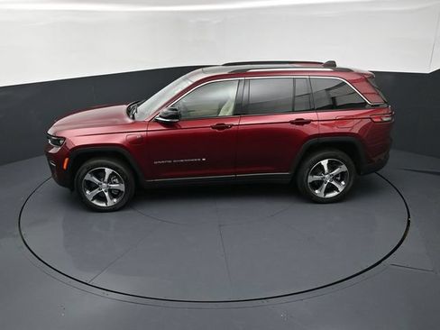 Used 2024 Jeep Grand Cherokee Limited 4xe w/ Luxury Tech Group II AWD/4WD image 15
