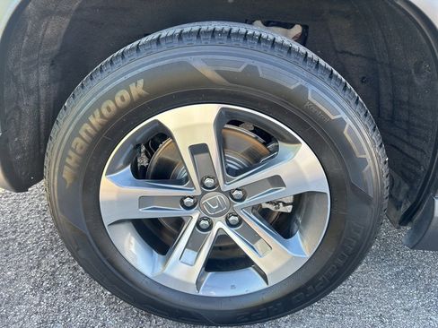 Used 2024 Honda Pilot EX-L image 5