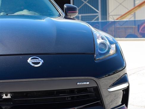 Used 2020 Nissan 370Z NISMO RWD image 4