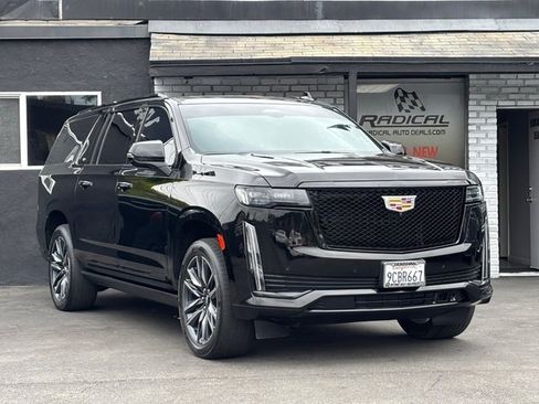Used 2022 Cadillac Escalade ESV Sport Platinum w/ Heavy-Duty Trailer Package AWD/4WD image 11