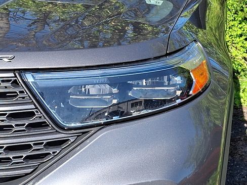 Certified 2023 Ford Explorer XLT w/ Equipment Group 202A AWD/4WD image 4