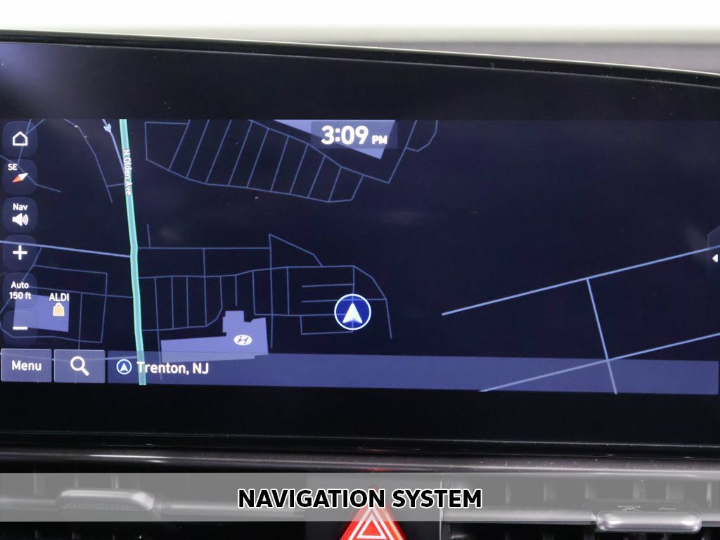 Used 2024 Hyundai Elantra SEL FWD image 3