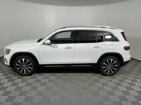 Used 2022 Mercedes-Benz GLB 250 image 2
