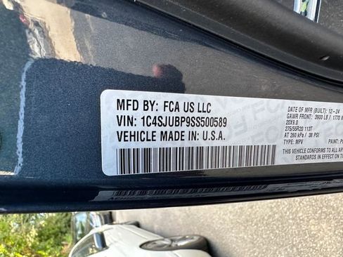 Used 2025 Jeep Wagoneer Series II image 47