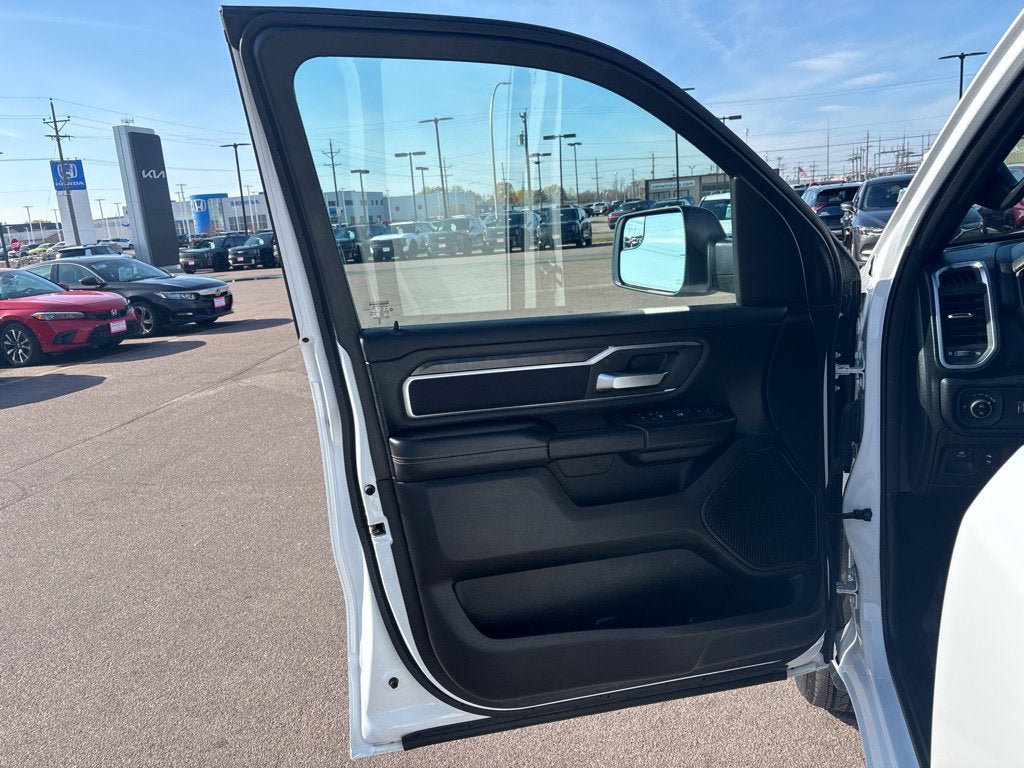 Used 2024 RAM 1500 Big Horn AWD/4WD image 11