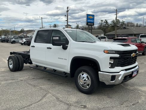 New 2026 Chevrolet Silverado 3500 W/T w/ WT Convenience Package AWD/4WD image 2