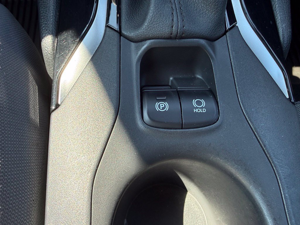 Used 2023 Toyota Corolla Cross AWD Hybrid w/ Moonroof Package image 19