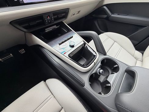 New 2026 Porsche Cayenne S AWD/4WD image 15