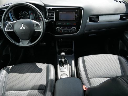 Used 2015 Mitsubishi Outlander SE FWD image 10