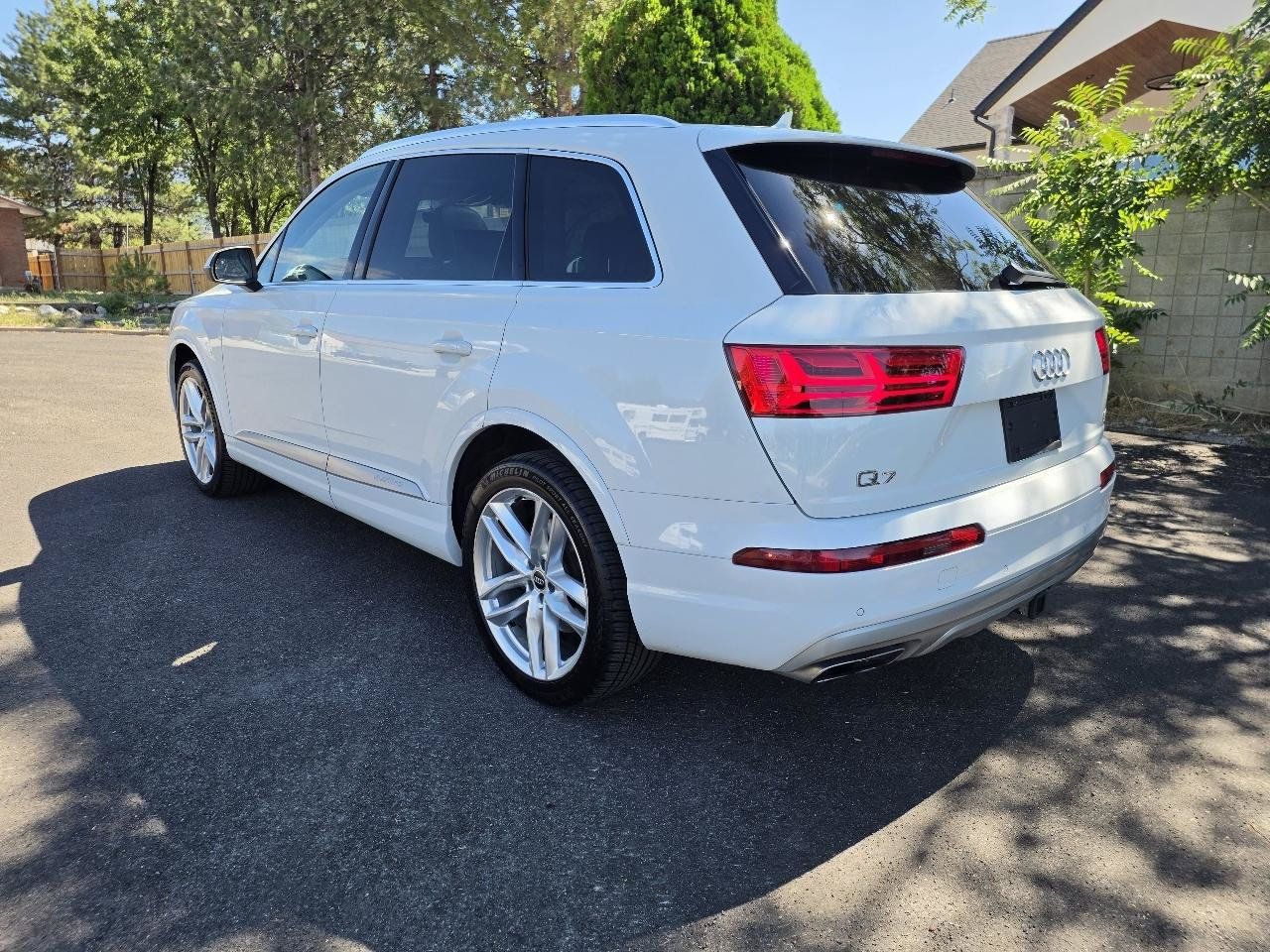 Used 2017 Audi Q7 3.0T Prestige AWD/4WD image 3