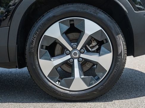 Certified 2024 Volvo XC40 B5 Plus w/ Protection Package Premier AWD/4WD image 19