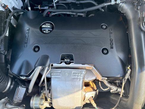 Used 2018 Chevrolet Equinox Premier w/ Infotainment II Package AWD/4WD image 30