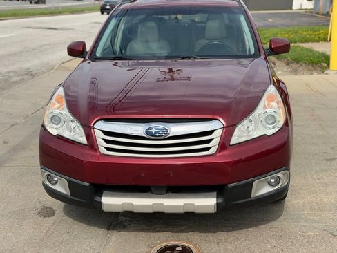 Used 2011 Subaru Outback 3.6R Limited w/ PWR Moonroof Pkg AWD/4WD image 2