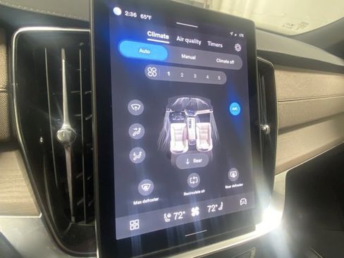 Certified 2025 Volvo XC90 B6 Plus image 24