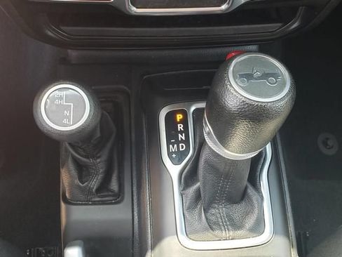Used 2020 Jeep Wrangler Sport AWD/4WD image 18