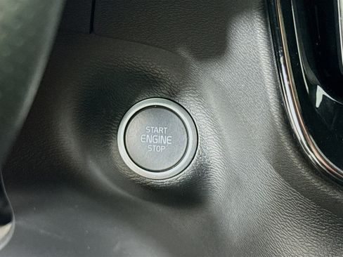 Used 2020 Volvo XC40 T5 R-Design image 20