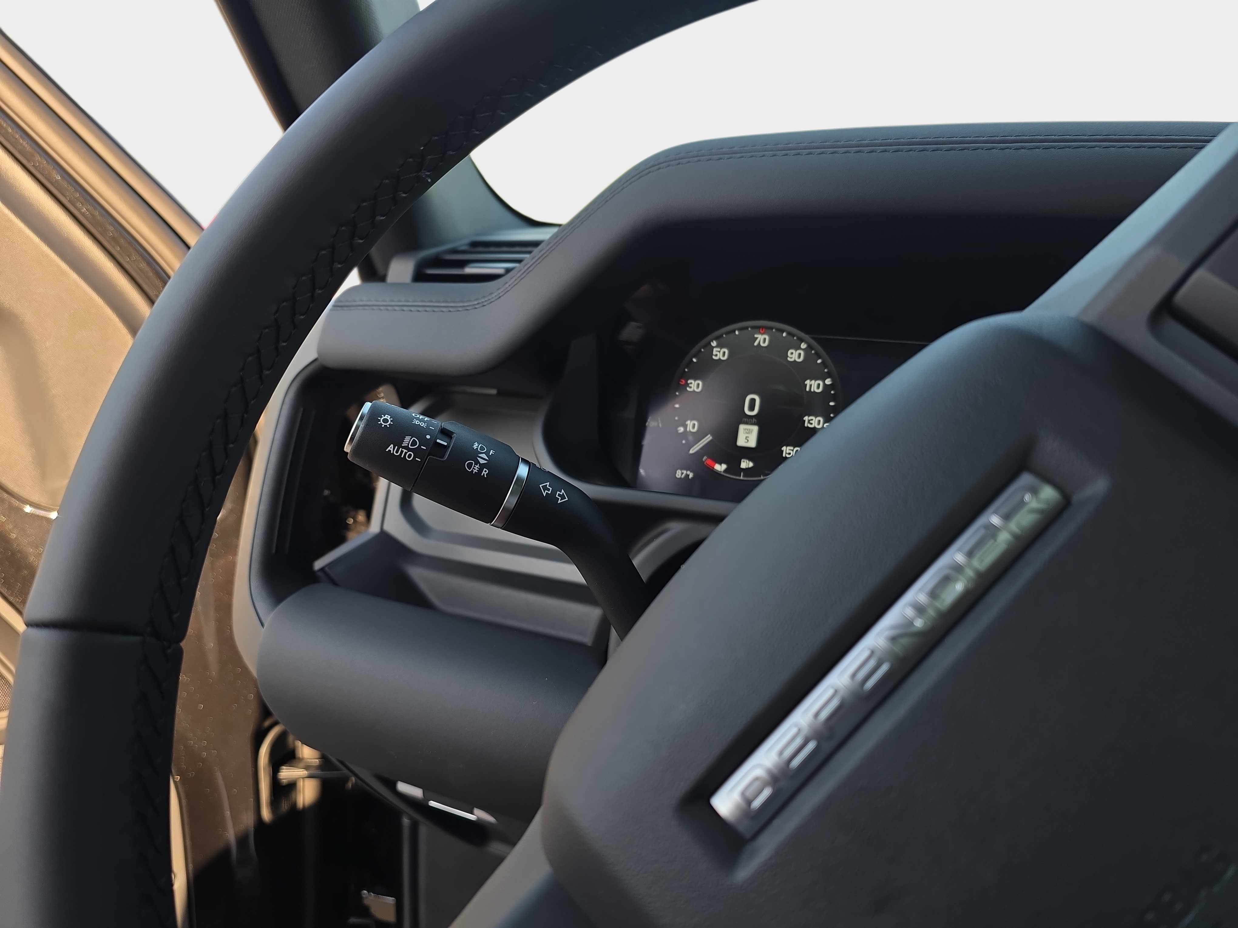 New 2026 Land Rover Defender 110 X-Dynamic SE AWD/4WD image 25