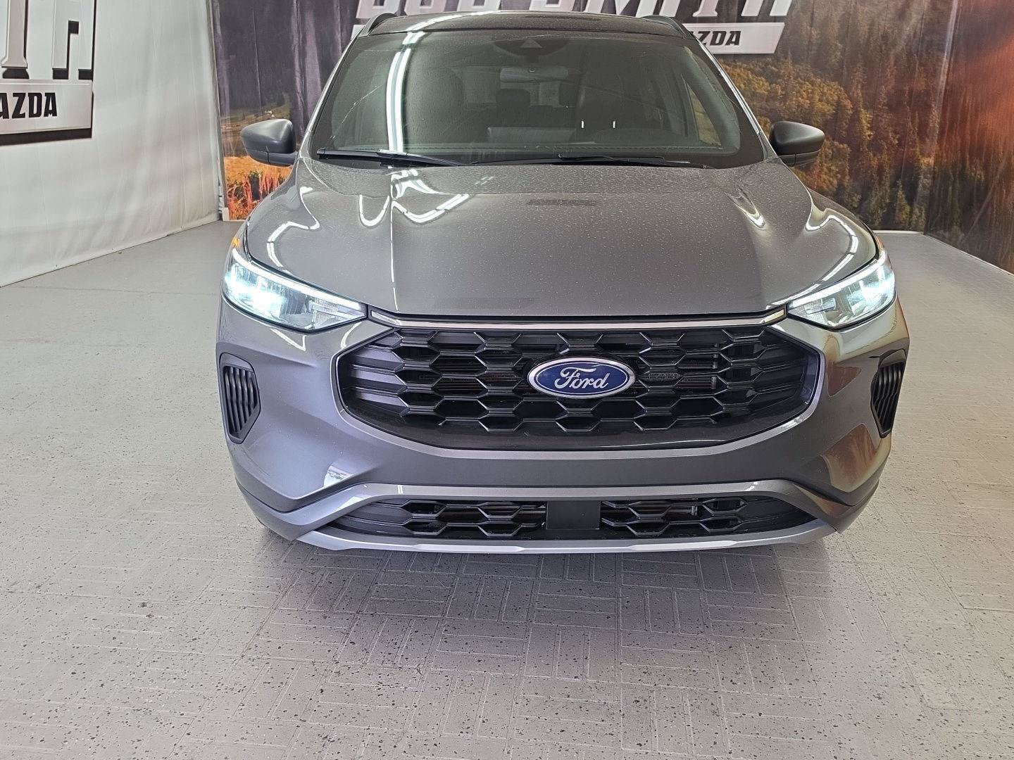 Used 2024 Ford Escape ST-Line w/ Tech Pack #1 AWD/4WD image 18
