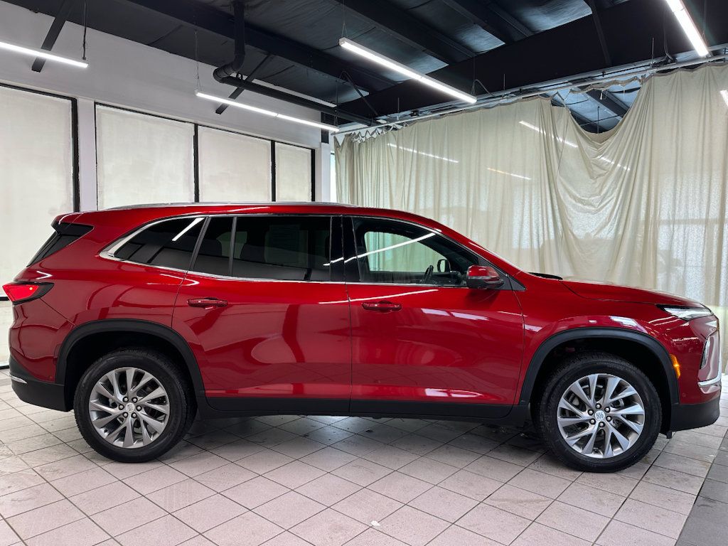 Used 2025 Buick Enclave Preferred w/ Super Cruise Package AWD/4WD image 3