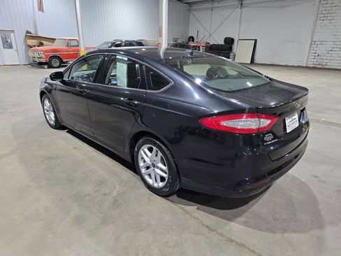 Used 2014 Ford Fusion SE FWD image 8