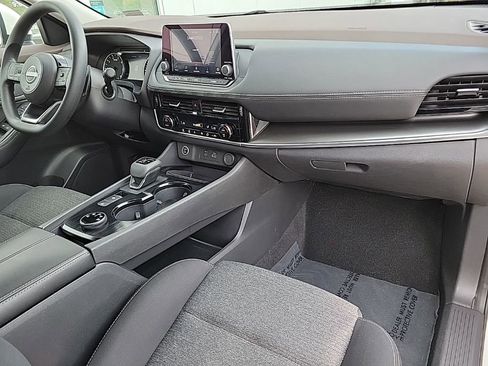 Certified 2022 Nissan Rogue SV image 13