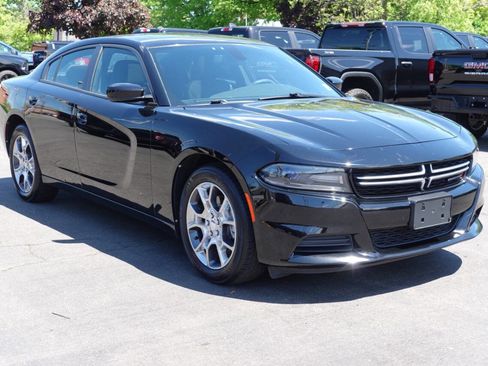 Used 2015 Dodge Charger SE w/ Power Sunroof Group AWD/4WD image 6
