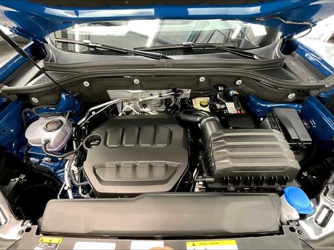 New 2025 Volkswagen Atlas Cross Sport SE image 13