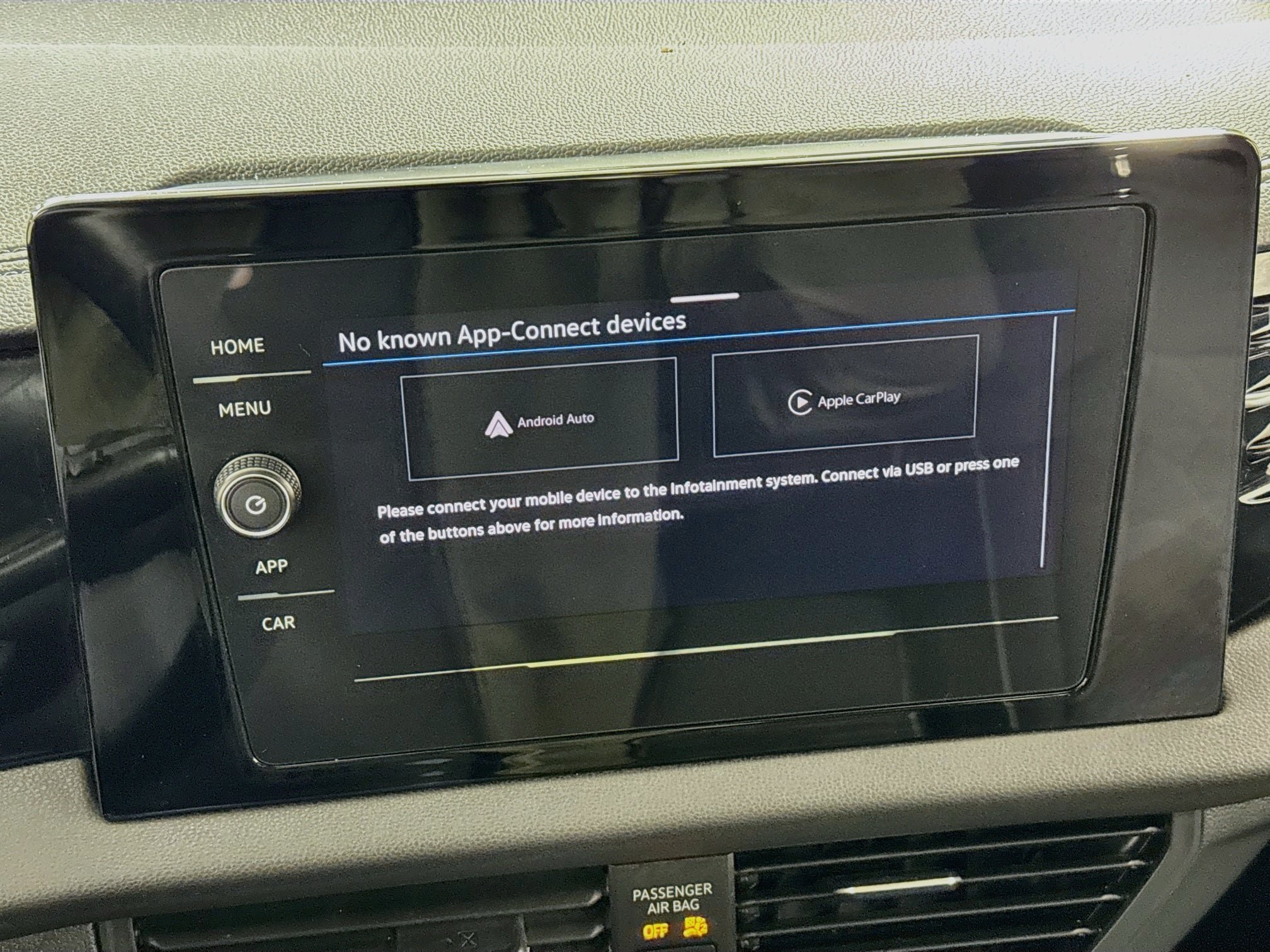 Used 2025 Volkswagen Jetta Sport FWD image 2