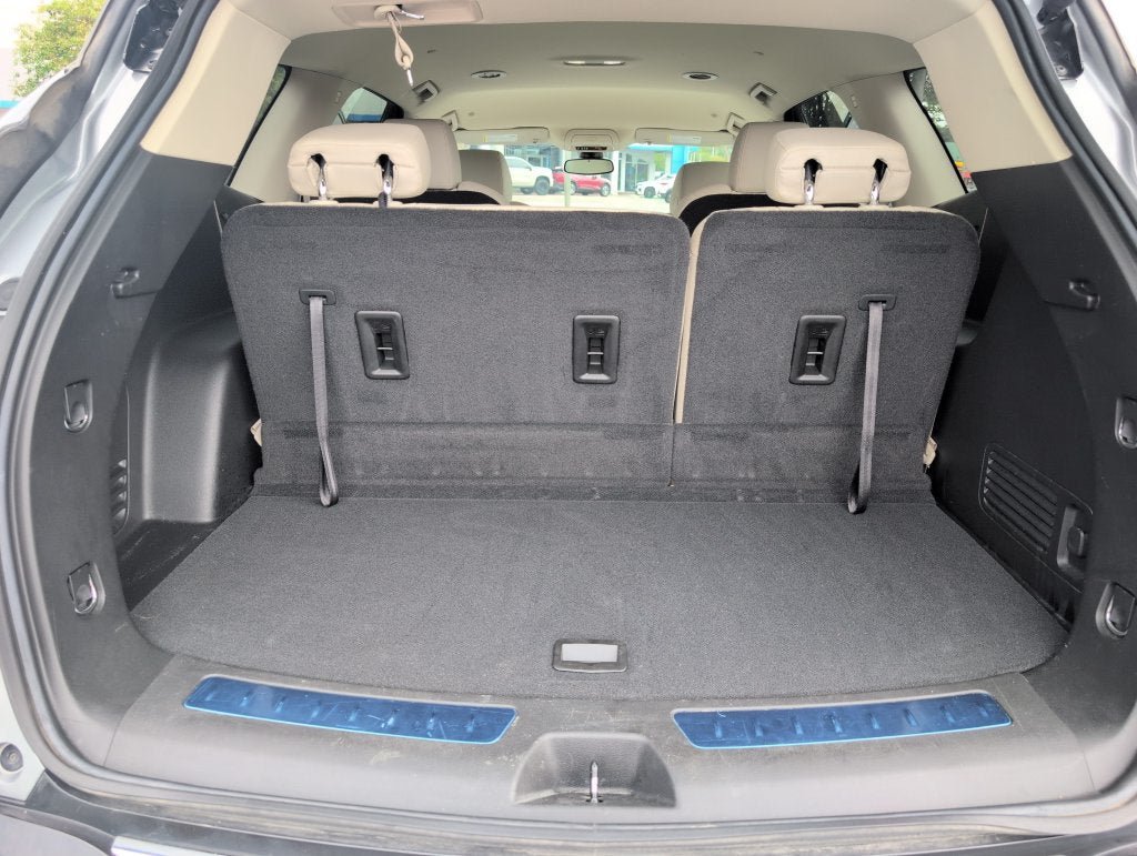 Used 2023 Buick Enclave Essence w/ LPO, Floor Liner Package FWD image 5