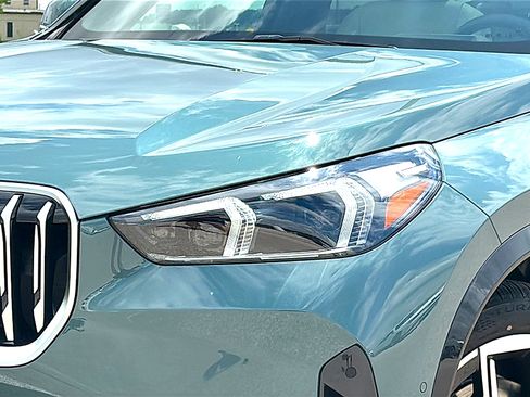 New 2026 BMW X1 xDrive28i w/ Technology Package AWD/4WD image 4