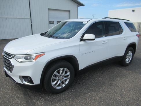 Certified 2020 Chevrolet Traverse LT w/ Driver Confidence II Package AWD/4WD image 1