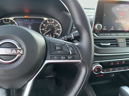 Used 2023 Nissan Altima 2.5 SV image 32