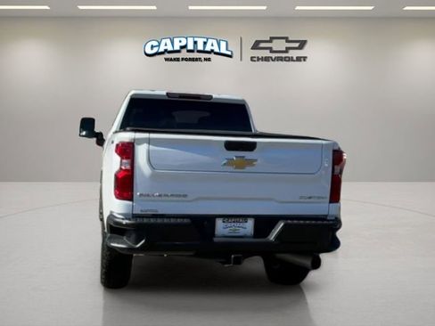 Used 2023 Chevrolet Silverado 2500 Custom w/ Custom Value Package image 4