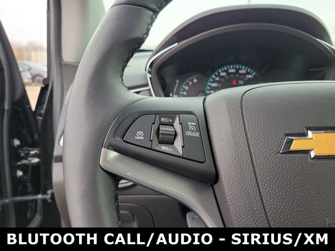 Used 2022 Chevrolet Trax LT w/ LT Convenience Package image 23