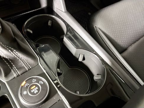 Certified 2022 Volkswagen Atlas SE image 16