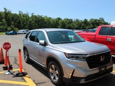 Used 2024 Honda Pilot EX-L image 9