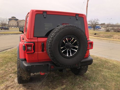 Used 2024 Jeep Wrangler Unlimited Rubicon image 10