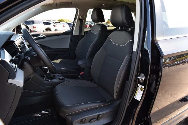 Certified 2023 Volkswagen Taos SE w/ Panoramic Sunroof Package AWD/4WD image 19