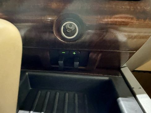 Used 2014 Ford Expedition EL XLT w/ Equipment Group 202A image 19