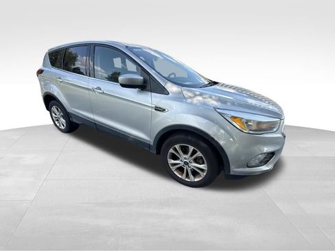 Used 2019 Ford Escape SE FWD image 14