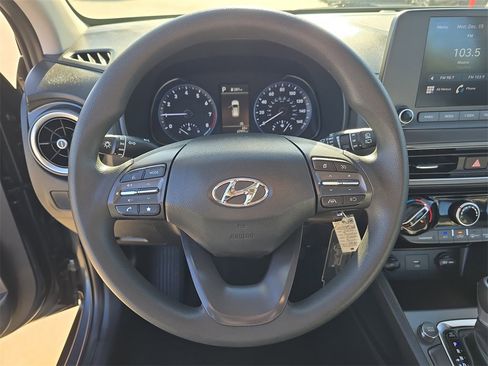 Used 2023 Hyundai Kona SE image 30